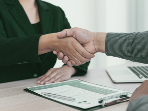 A guide to finding the right dental nurse training employer